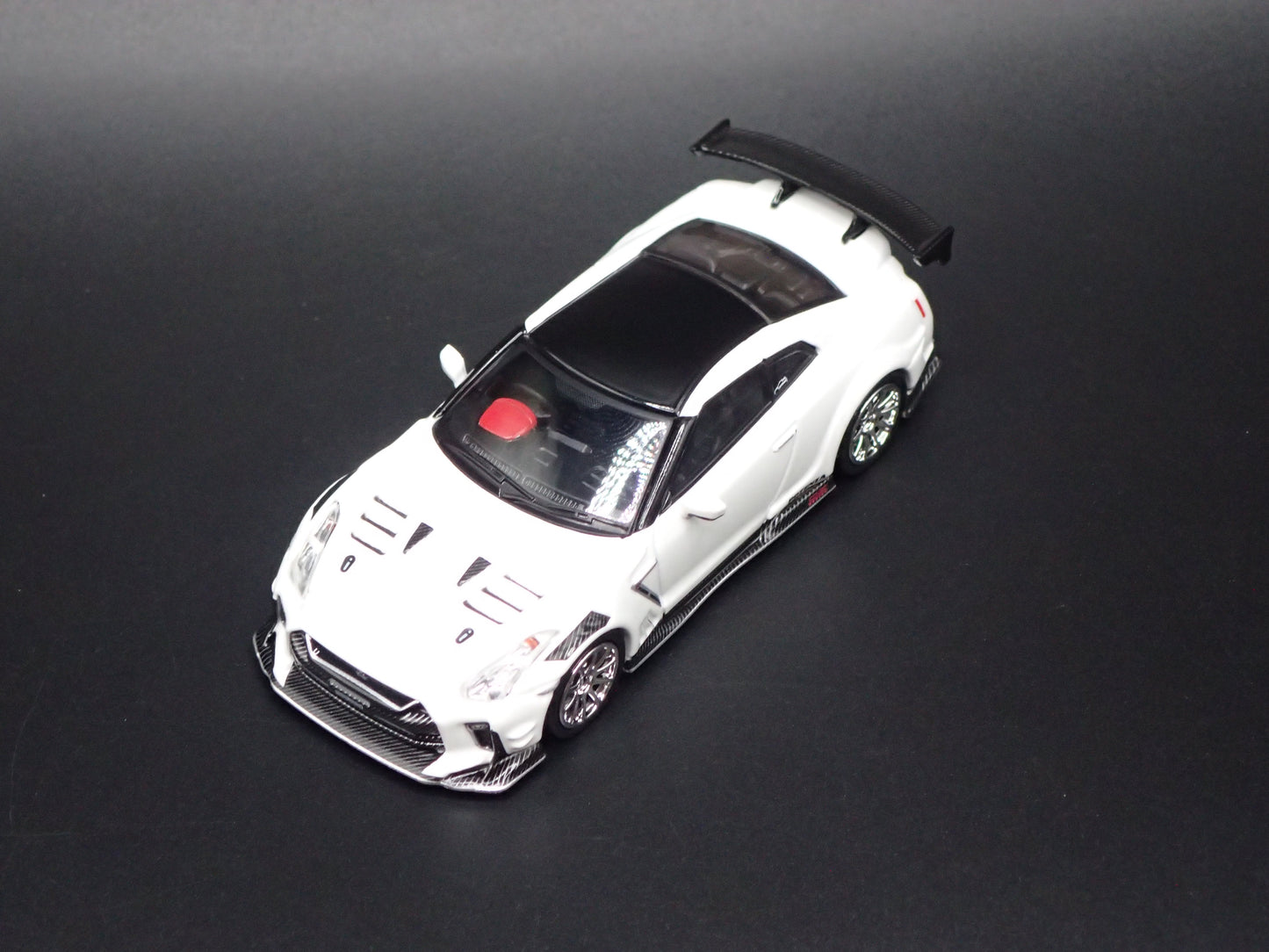 NISSAN GT-R GTR R35 TOP SECRET 1:64 SCALE COLECTIBLE DIORAMA DIECAST MODEL CAR