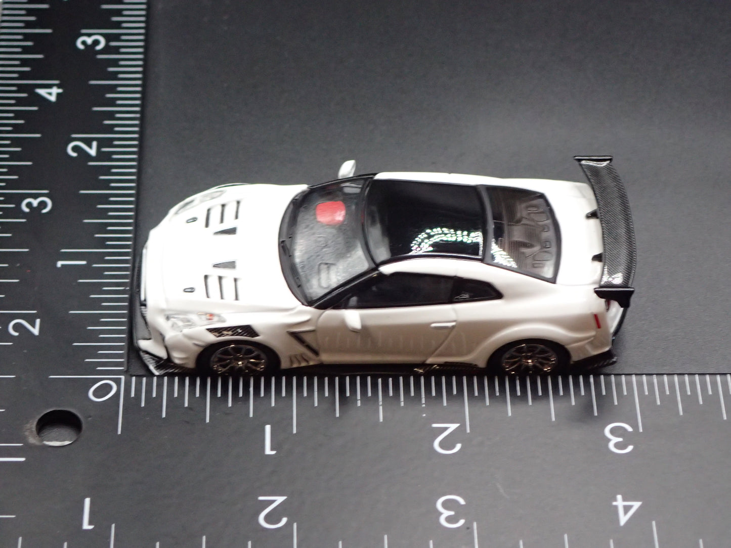NISSAN GT-R GTR R35 TOP SECRET 1:64 SCALE COLECTIBLE DIORAMA DIECAST MODEL CAR