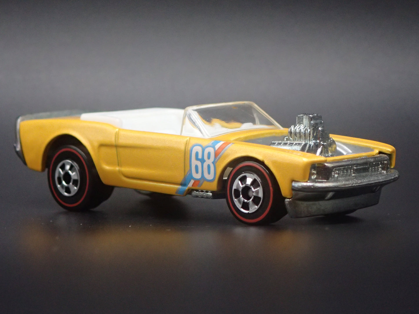 1968 68 FORD MUSTANG CUSTOM CONVERTIBLE YELLOW 1:64 SCALE DIECAST MODEL CAR