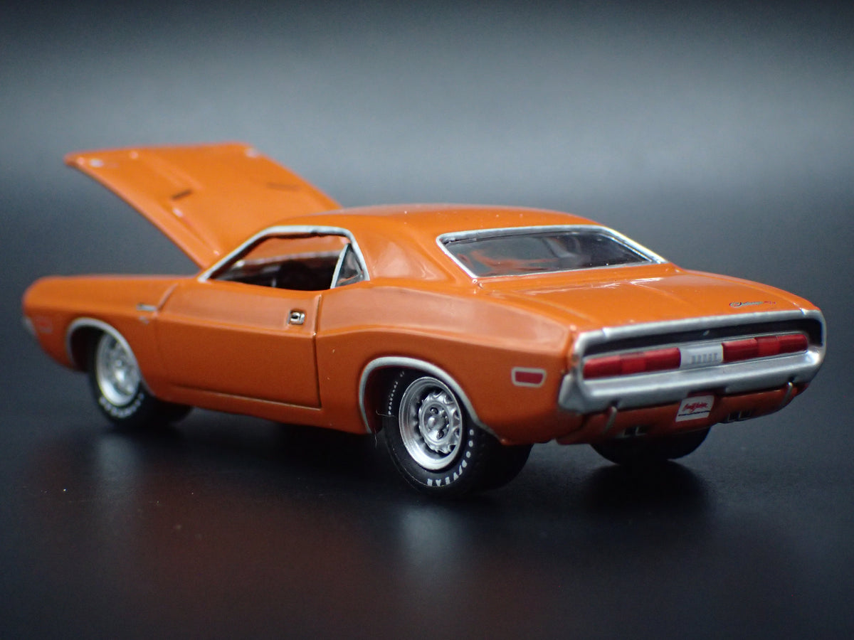 1970 70 DODGE CHALLENGER RT ORANGE 1:64 SCALE COLLECTIBLE DIECAST MODEL CAR