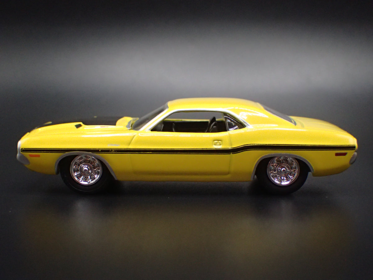 1970 70 DODGE CHALLENGER YELLOW 1:64 SCALE COLLECTIBLE DIECAST MODEL CAR