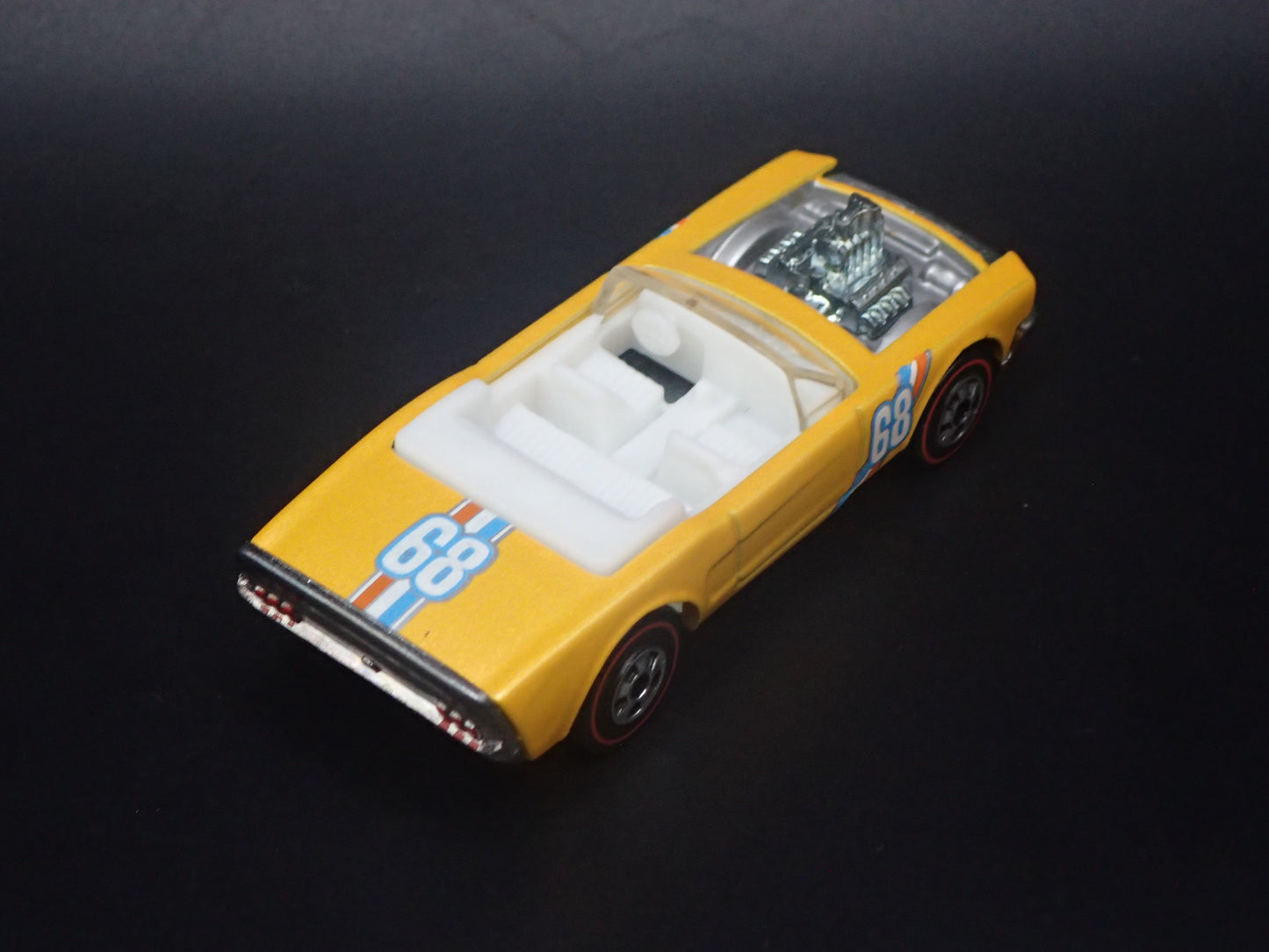1968 68 FORD MUSTANG CUSTOM CONVERTIBLE YELLOW 1:64 SCALE DIECAST MODEL CAR