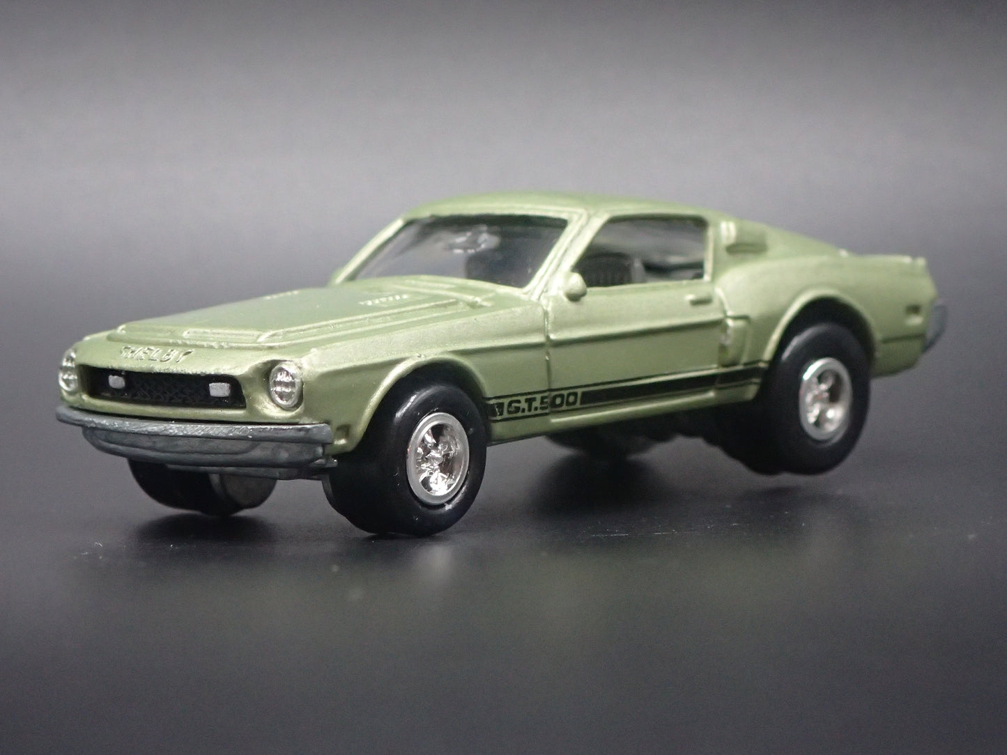 1968 68 FORD MUSTANG SHELBY GT500 GREEN 1:64 SCALE DIORAMA DIECAST MODEL CAR