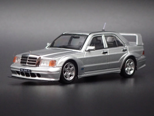 1982-1993 MERCEDES-BENZ 190E SILVER 1:64 SCALE DIORAMA DIECAST MODEL CAR