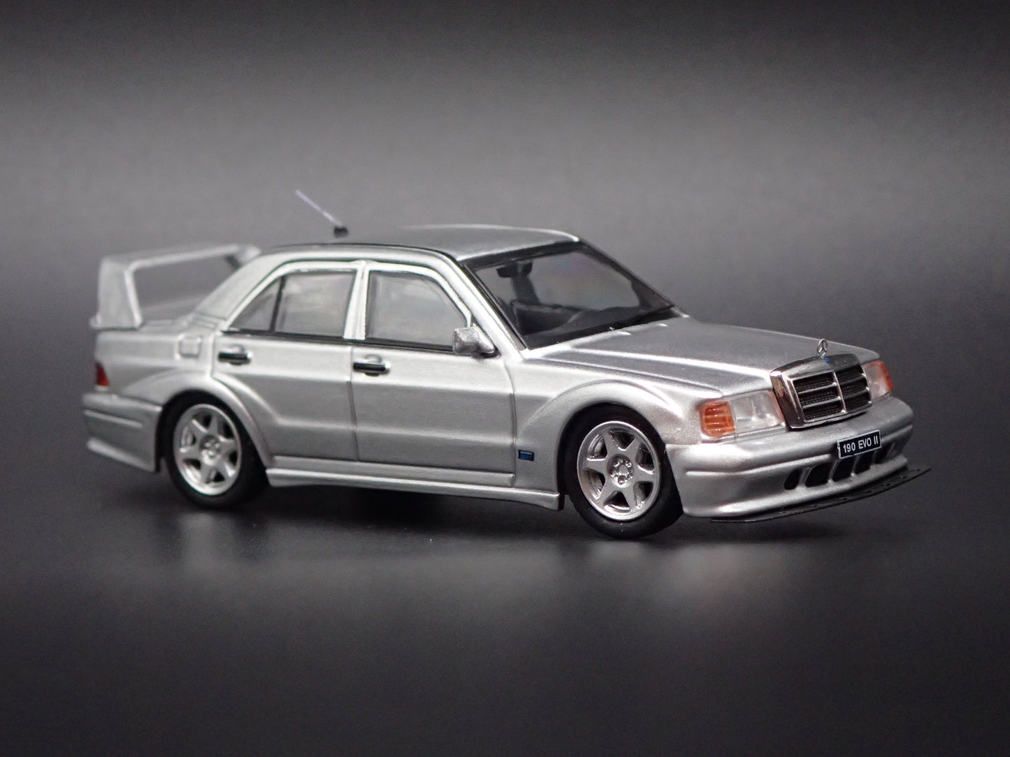 1982-1993 MERCEDES-BENZ 190E SILVER 1:64 SCALE DIORAMA DIECAST MODEL CAR