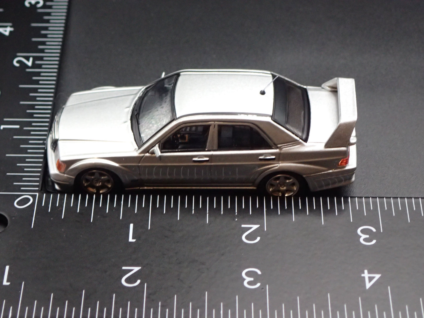 1982-1993 MERCEDES-BENZ 190E SILVER 1:64 SCALE DIORAMA DIECAST MODEL CAR