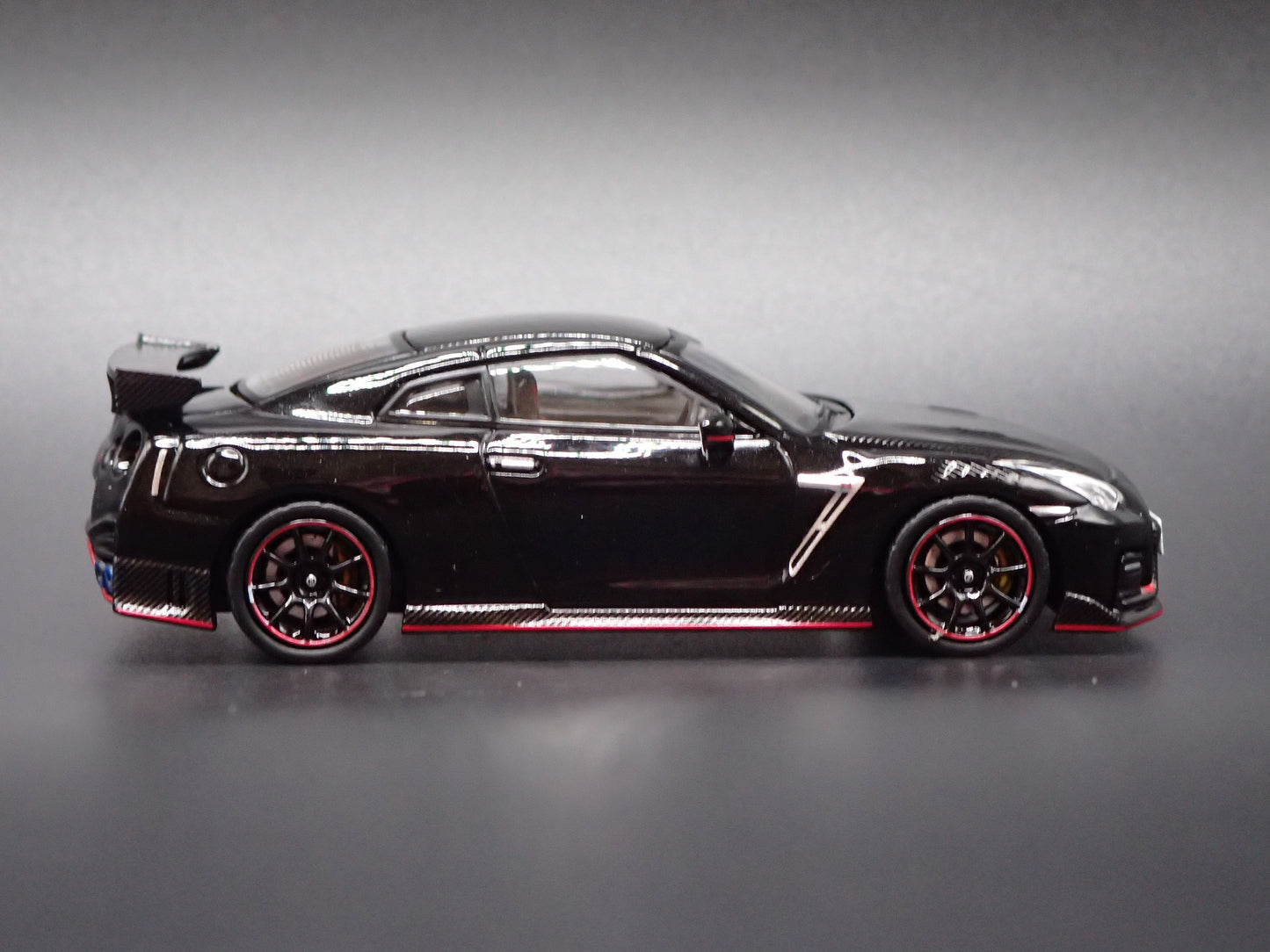 2023-2025 NISSAN GTR R35 SKYLINE NISMO BLACK 1:64 SCALE DIECAST MODEL CAR