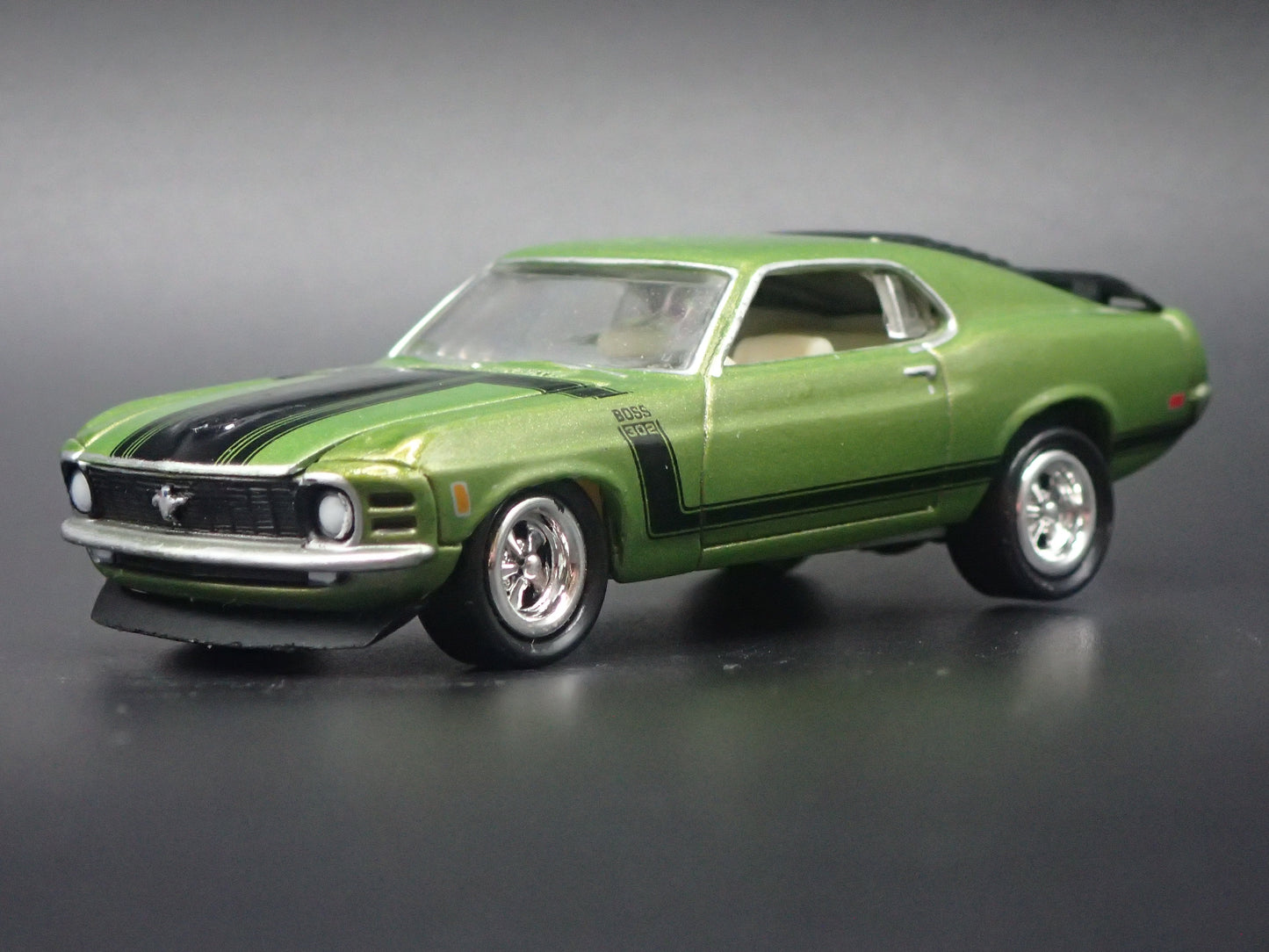 1970 70 FORD MUSTANG BOSS 302 GREEN 1:64 SCALE COLLECTIBLE DIECAST MODEL CAR