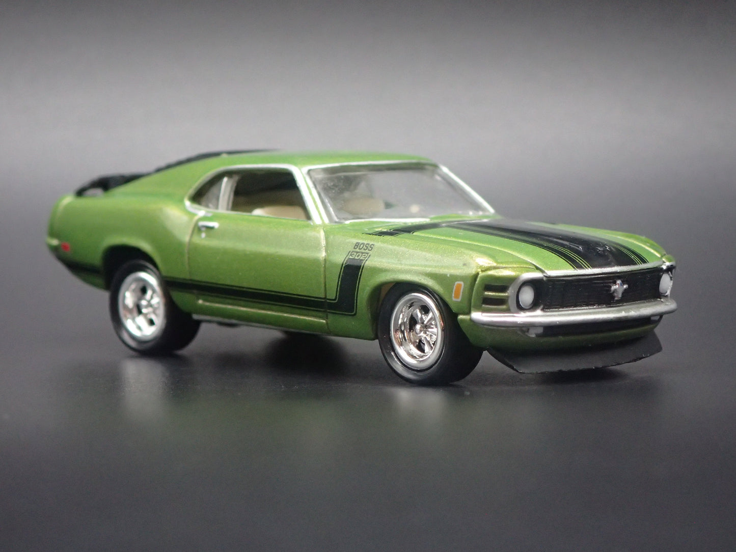1970 70 FORD MUSTANG BOSS 302 GREEN 1:64 SCALE COLLECTIBLE DIECAST MODEL CAR