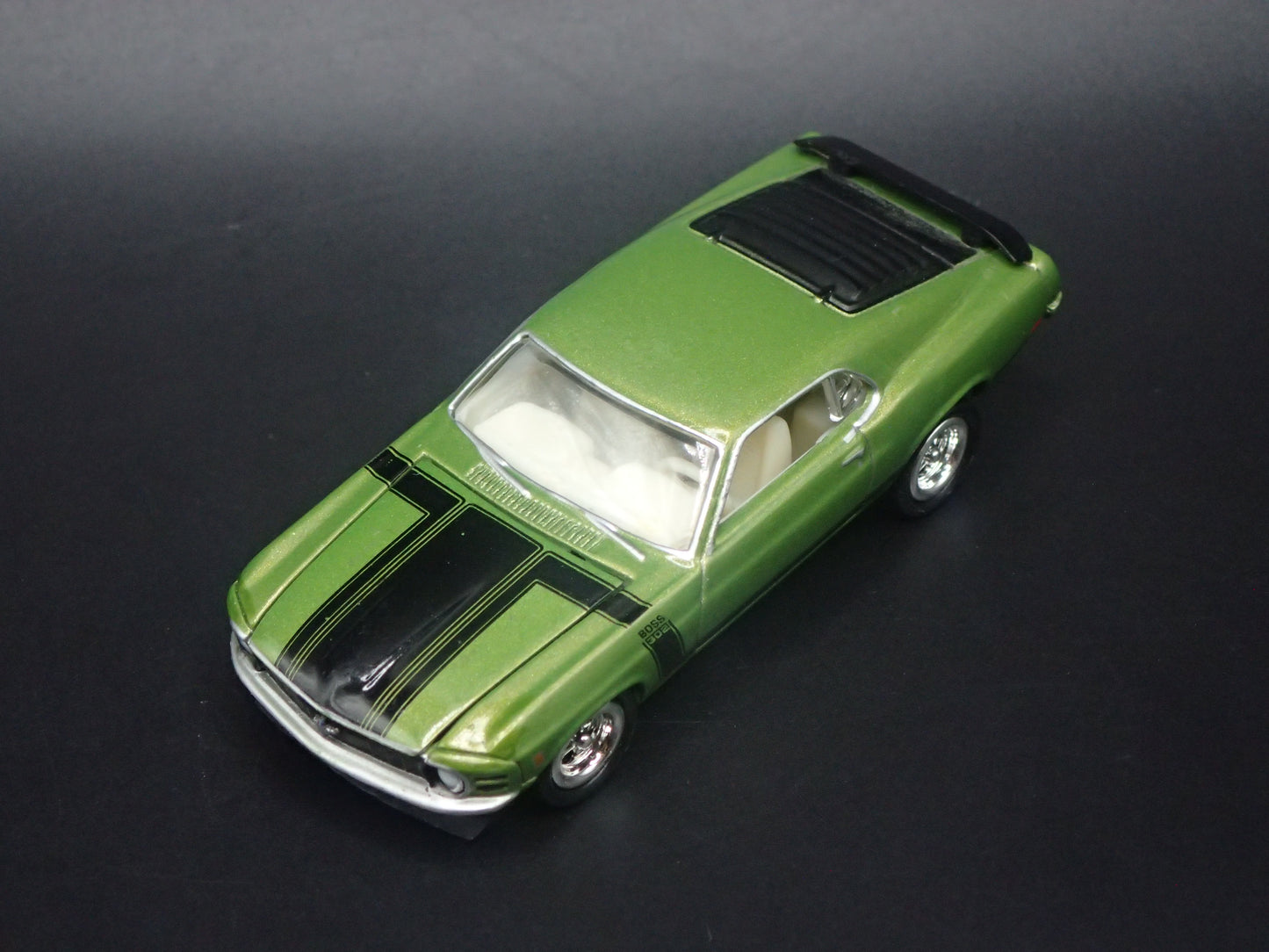 1970 70 FORD MUSTANG BOSS 302 GREEN 1:64 SCALE COLLECTIBLE DIECAST MODEL CAR