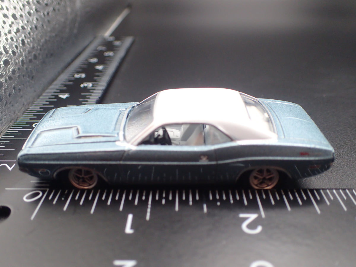 1970 70 DODGE CHALLENGER 1:64 SCALE COLLECTIBLE DIECAST MODEL CAR