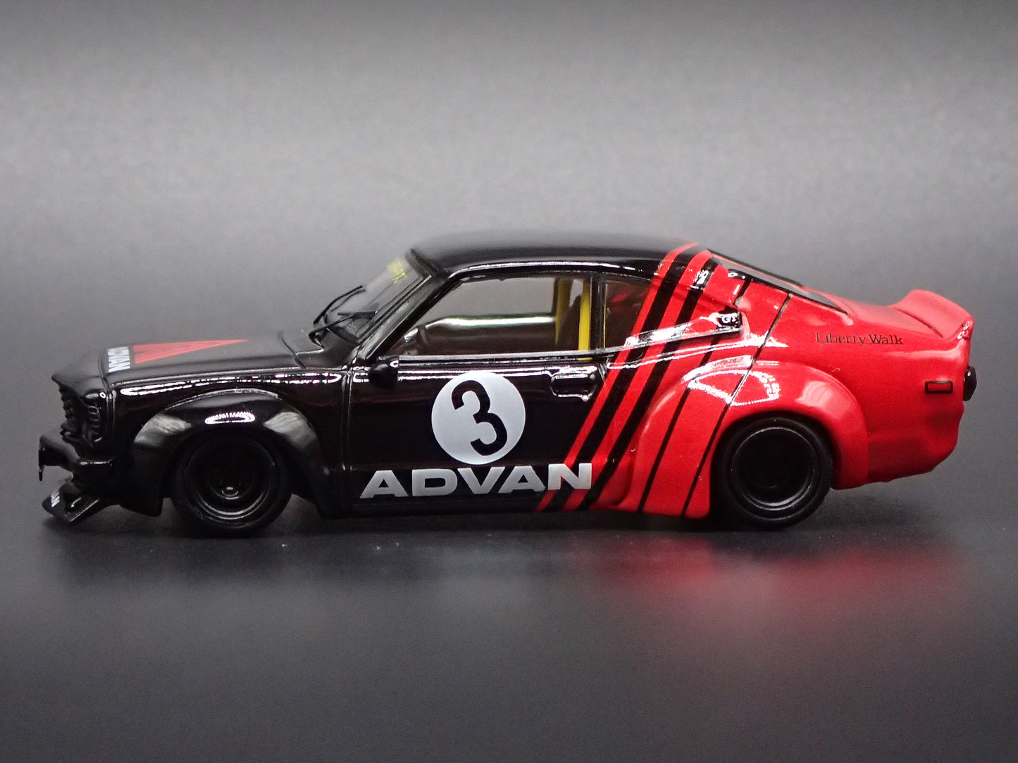 1971-1978 MAZDA RX3 SAVANNA ADVAN LBWK JDM RACING 1:64 SCALE DIORAMA DIECAST MODEL CAR
