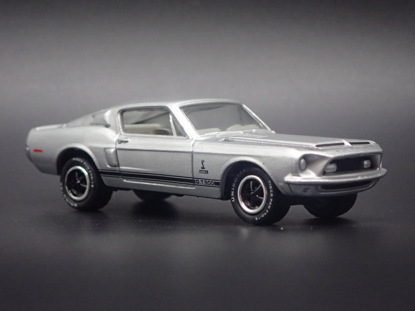 1968 68 FORD MUSTANG SHELBY GT500 FASTBACK SILVER 1:64 SCALE DIECAST MODEL CAR