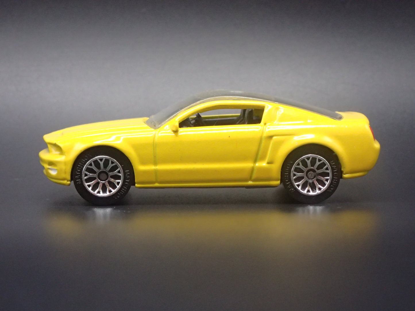 2004 04 FORD MUSTANG GT CONCEPT YELLOW 1:64 SCALE COLLECTIBLE DIECAST MODEL CAR