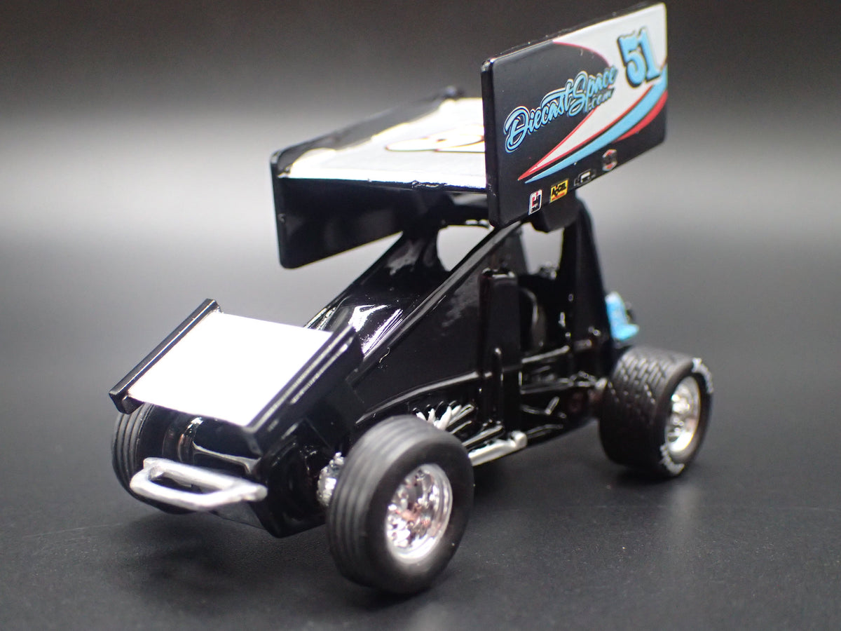 SPRINT CAR #51 DIECASTSPACE.COM 1:64 SCALE DIORAMA DIECAST MODEL CAR