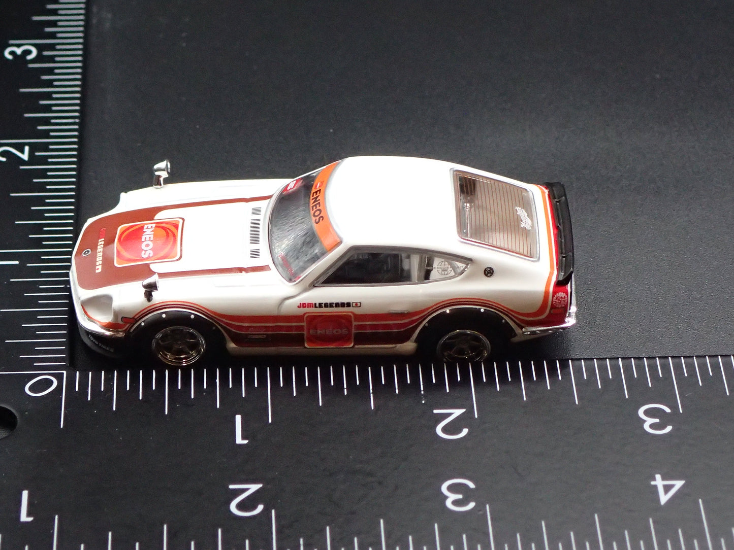 DATSUN 240Z JDM ENEOS WHITE 1/64 SCALE COLLECTIBLE DIORAMA DIECAST MODEL CAR