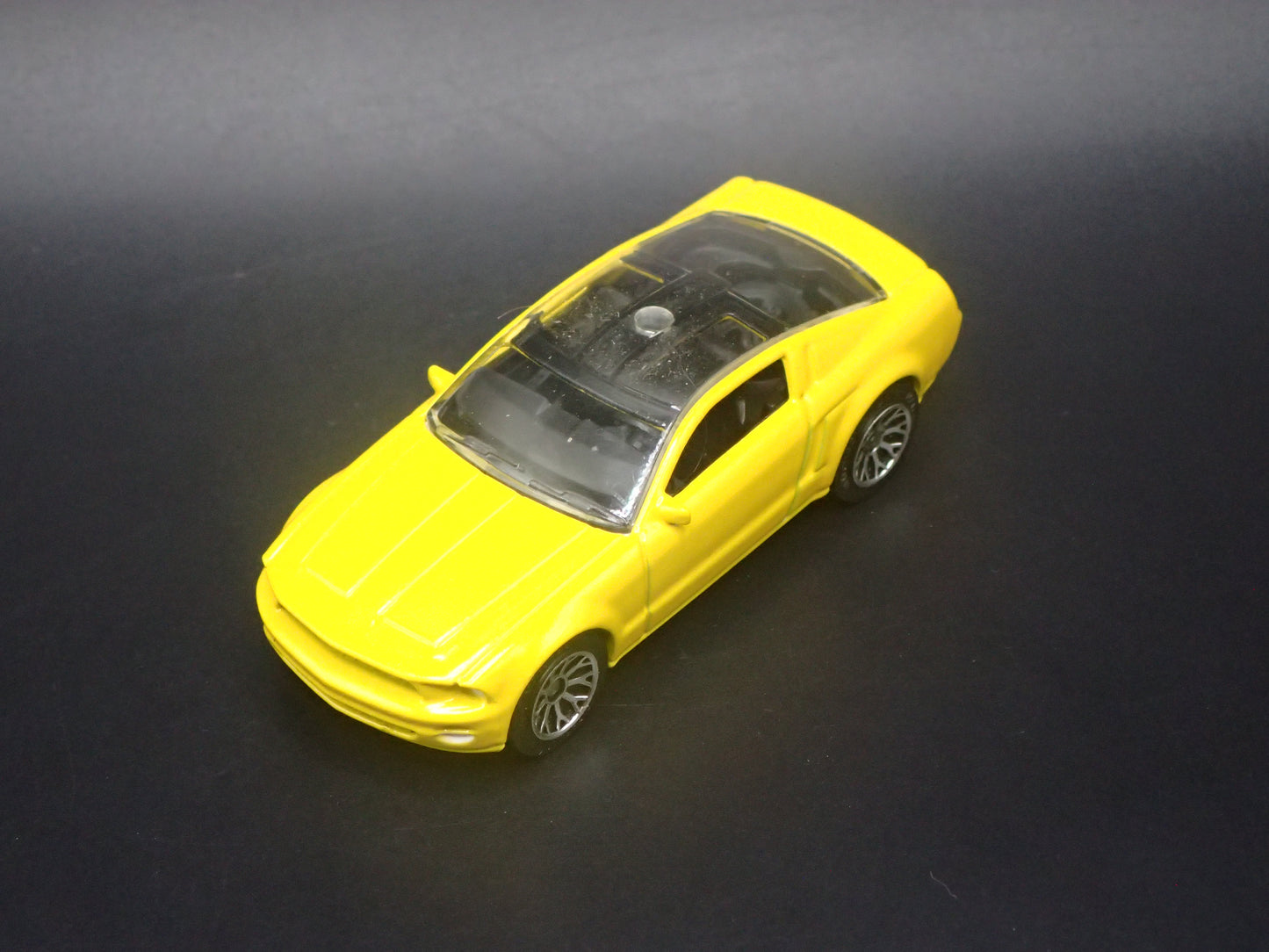 2004 04 FORD MUSTANG GT CONCEPT YELLOW 1:64 SCALE COLLECTIBLE DIECAST MODEL CAR