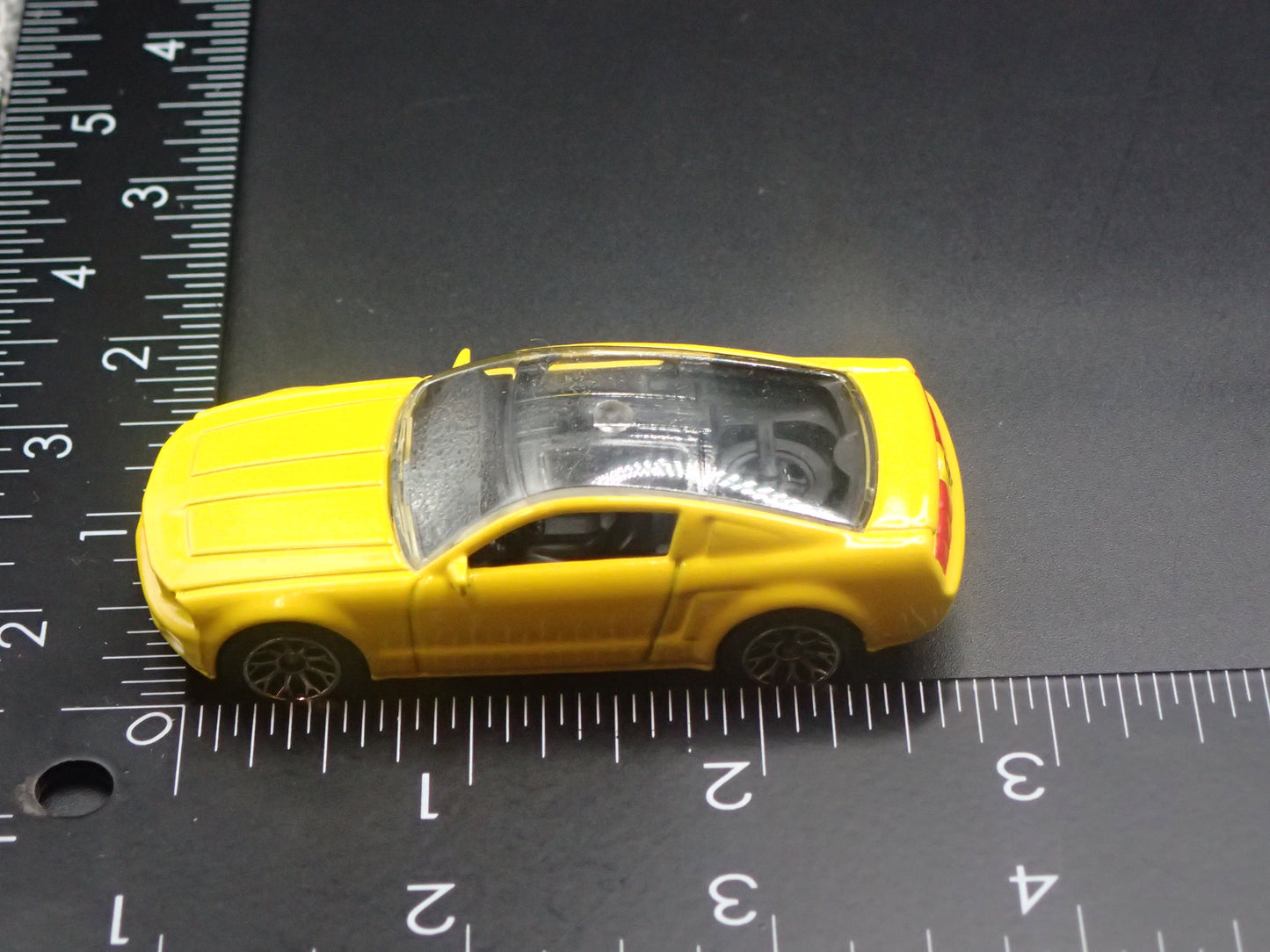 2004 04 FORD MUSTANG GT CONCEPT YELLOW 1:64 SCALE COLLECTIBLE DIECAST MODEL CAR