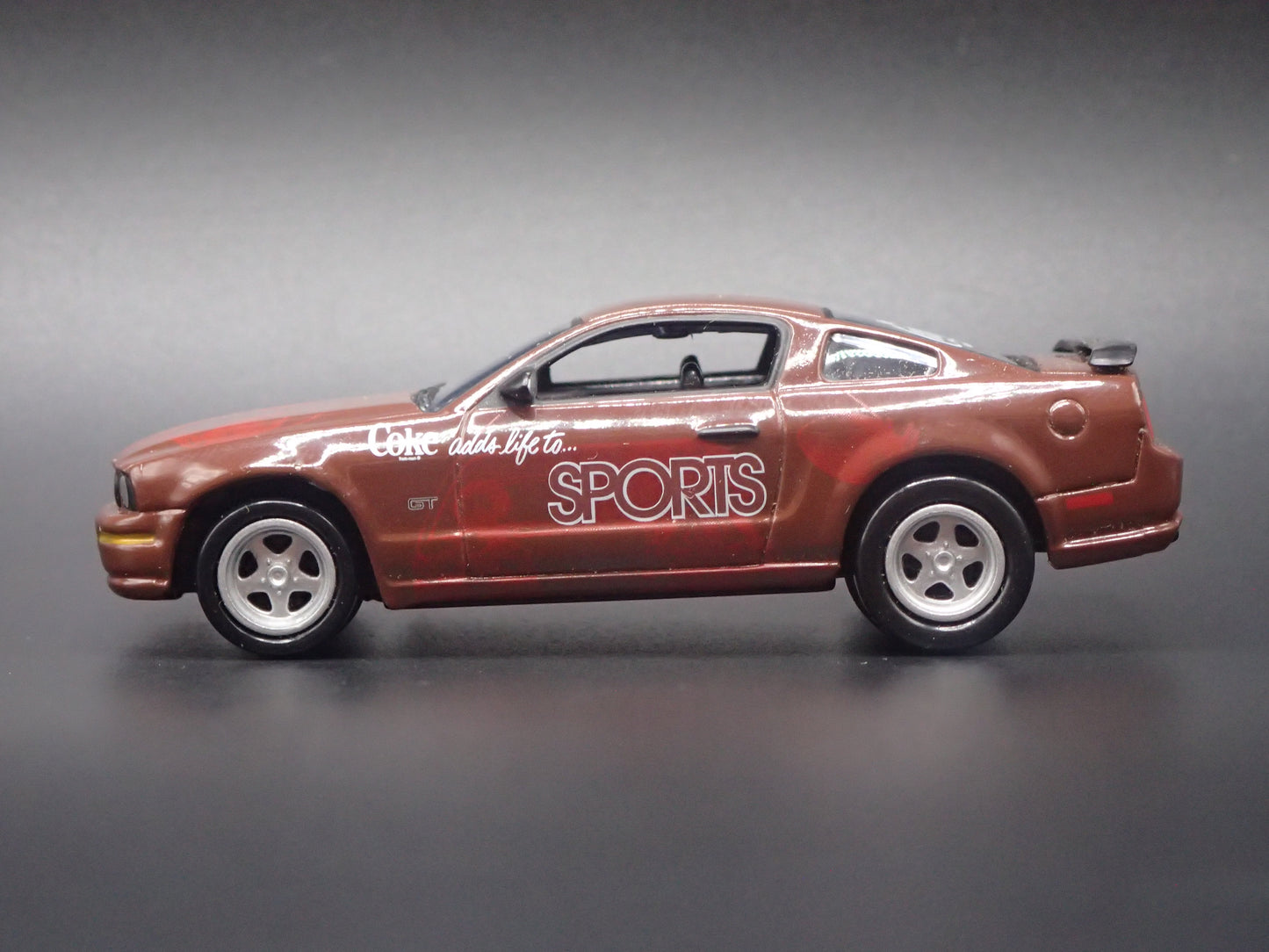 2005-2009 FORD MUSTANG GT COCA COLA COKE 1:64 SCALE DIORAMA DIECAST MODEL CAR