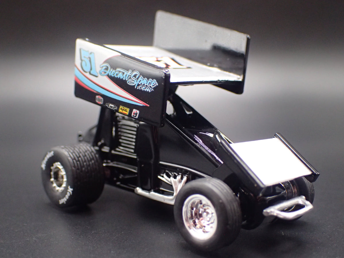 SPRINT CAR #51 DIECASTSPACE.COM 1:64 SCALE DIORAMA DIECAST MODEL CAR