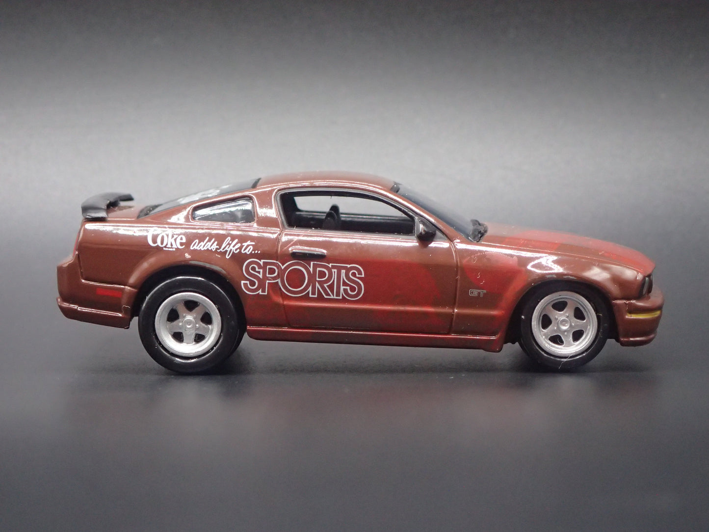 2005-2009 FORD MUSTANG GT COCA COLA COKE 1:64 SCALE DIORAMA DIECAST MODEL CAR