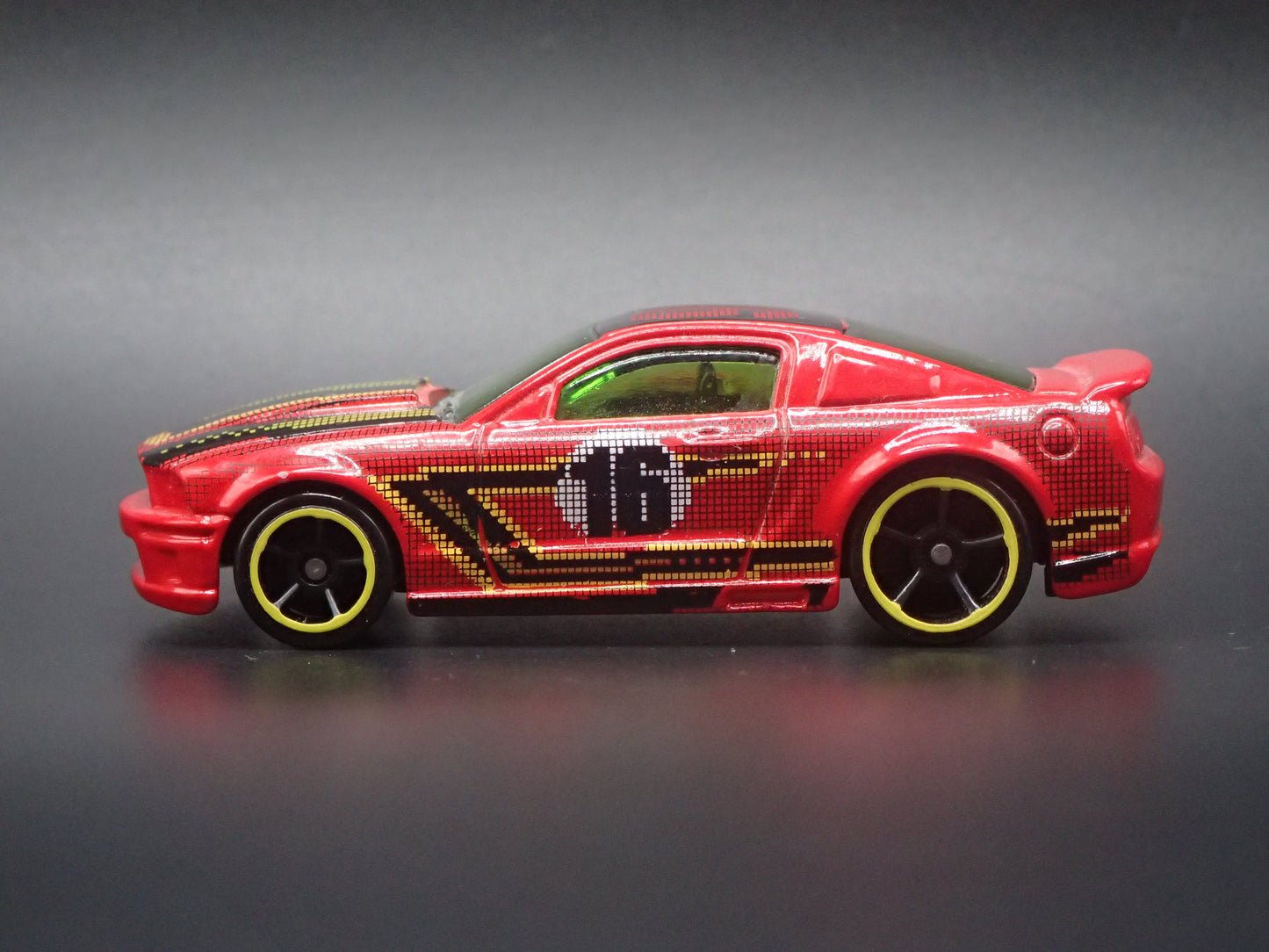 2005- 2009 FORD MUSTANG GT RED RARE 1:64 SCALE COLLECTIBLE DIECAST MODEL CAR