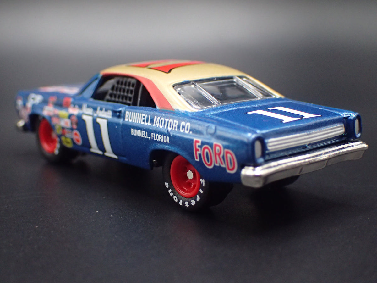 1967 67 FORD FAIRLANE #11 MARIO ANDRETTI BUNNELL NASCAR 1/64 SCALE DIECAST MODEL CAR