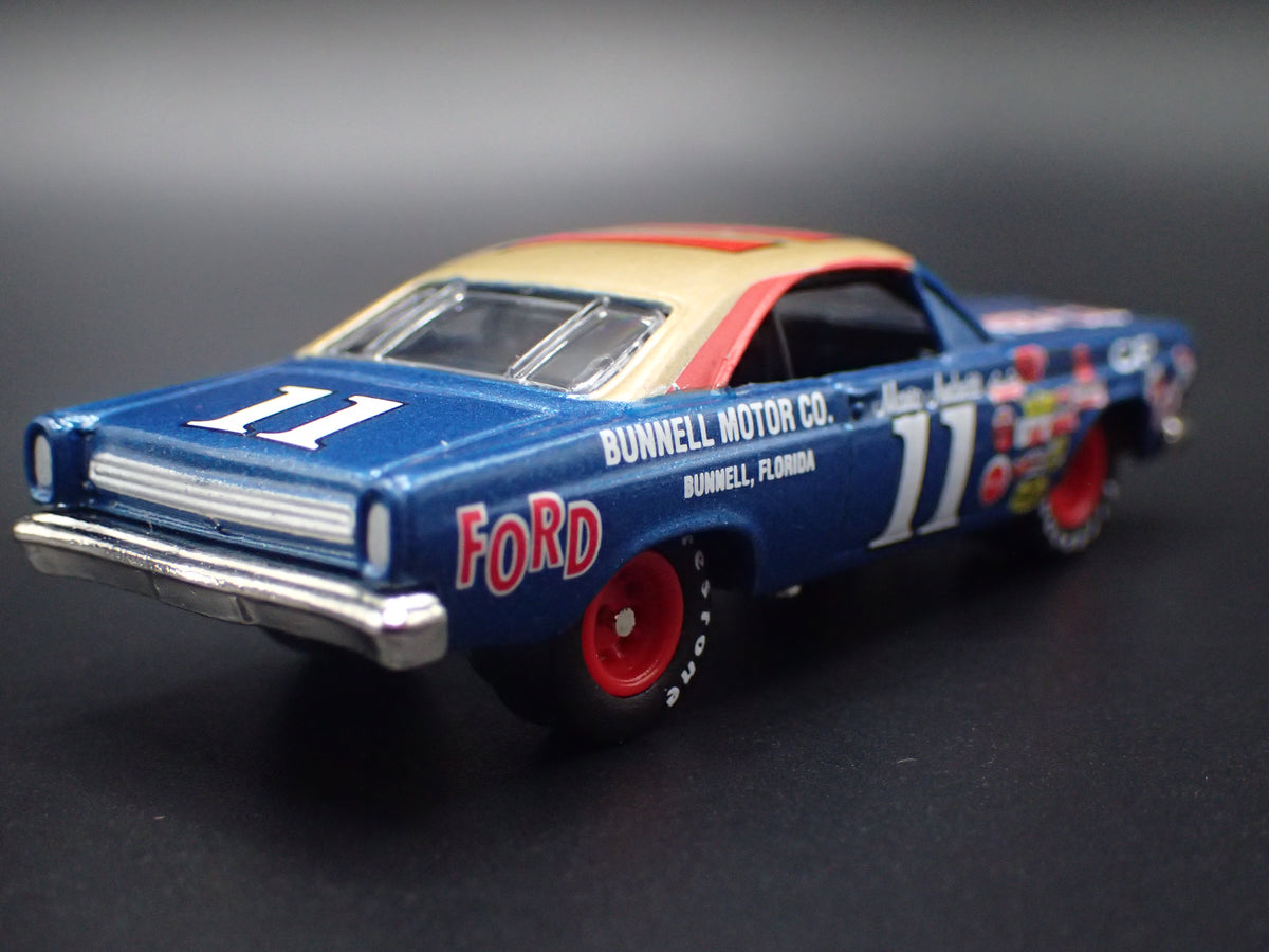 1967 67 FORD FAIRLANE #11 MARIO ANDRETTI BUNNELL NASCAR 1/64 SCALE DIECAST MODEL CAR