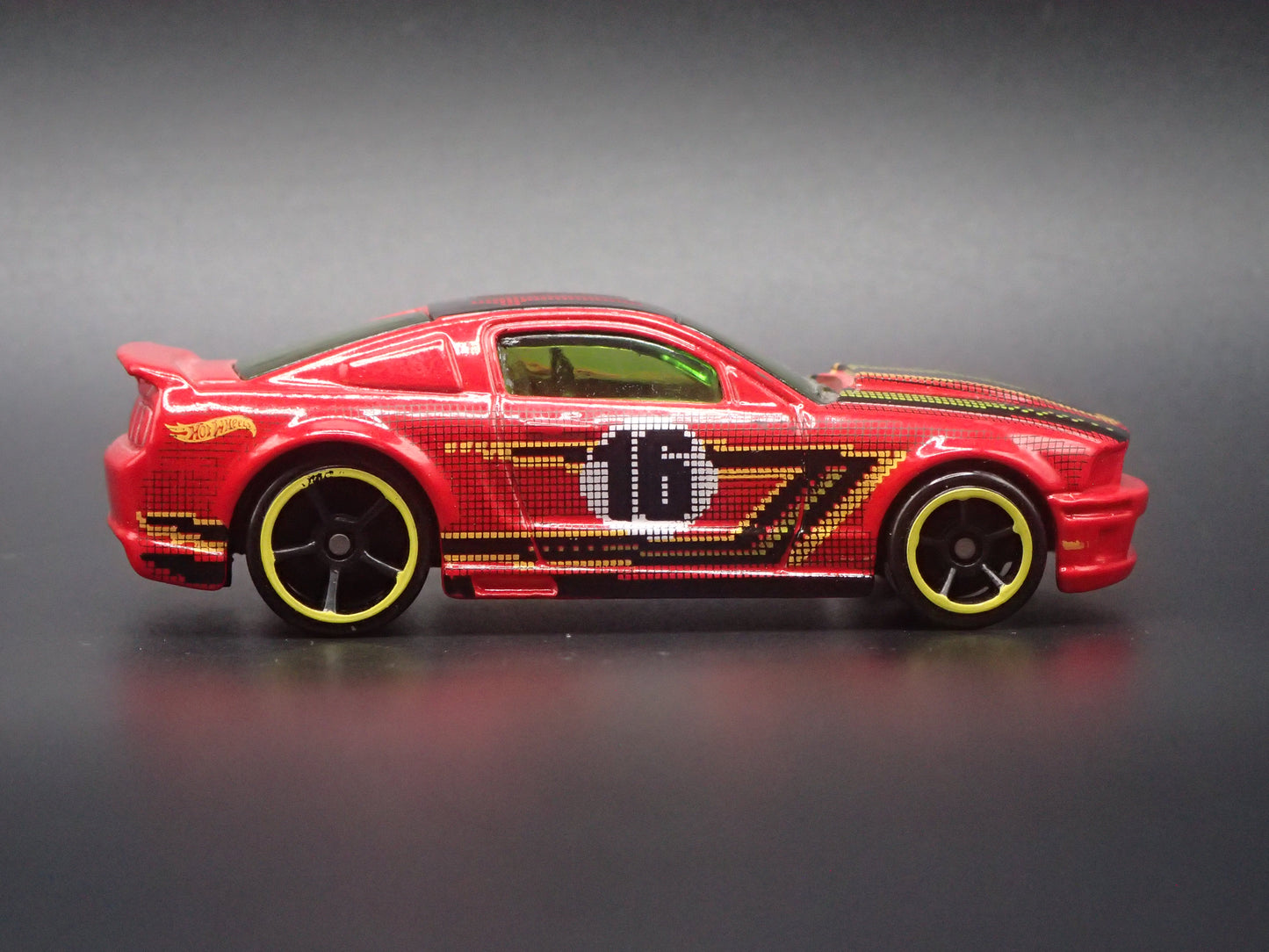 2005- 2009 FORD MUSTANG GT RED RARE 1:64 SCALE COLLECTIBLE DIECAST MODEL CAR