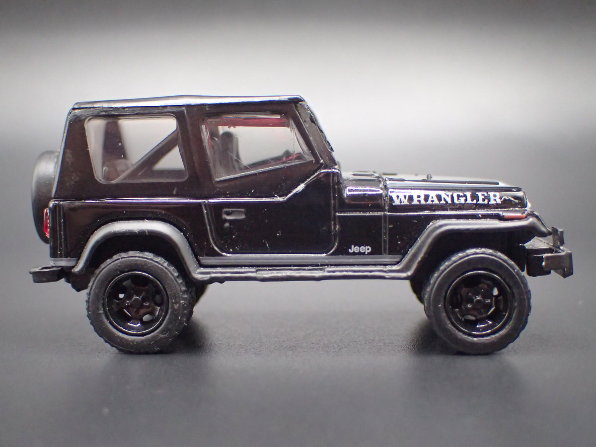 1986 - 1995 JEEP WRANGLER YJ 2 TWO DOOR BLACK 1/64 SCALE DIORAMA DIECAST MODEL CAR