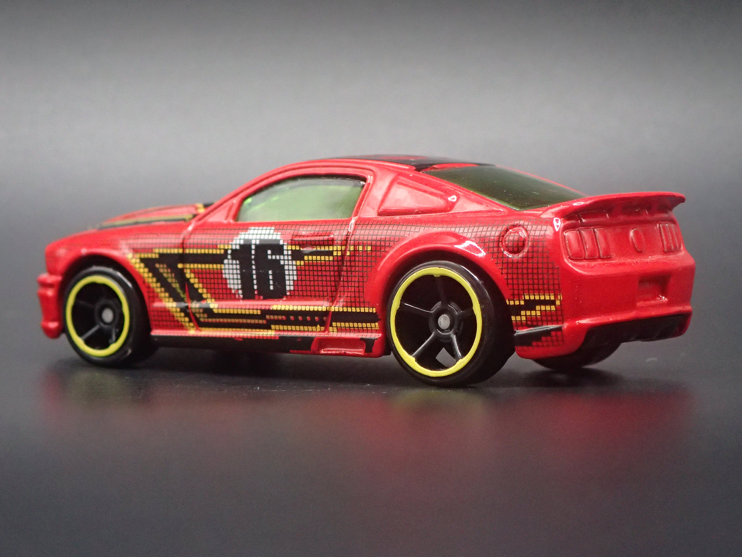 2005- 2009 FORD MUSTANG GT RED RARE 1:64 SCALE COLLECTIBLE DIECAST MODEL CAR