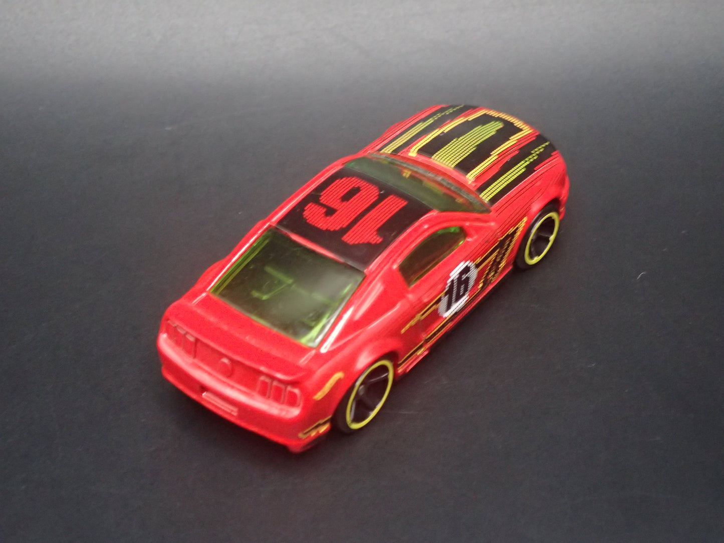 2005- 2009 FORD MUSTANG GT RED RARE 1:64 SCALE COLLECTIBLE DIECAST MODEL CAR