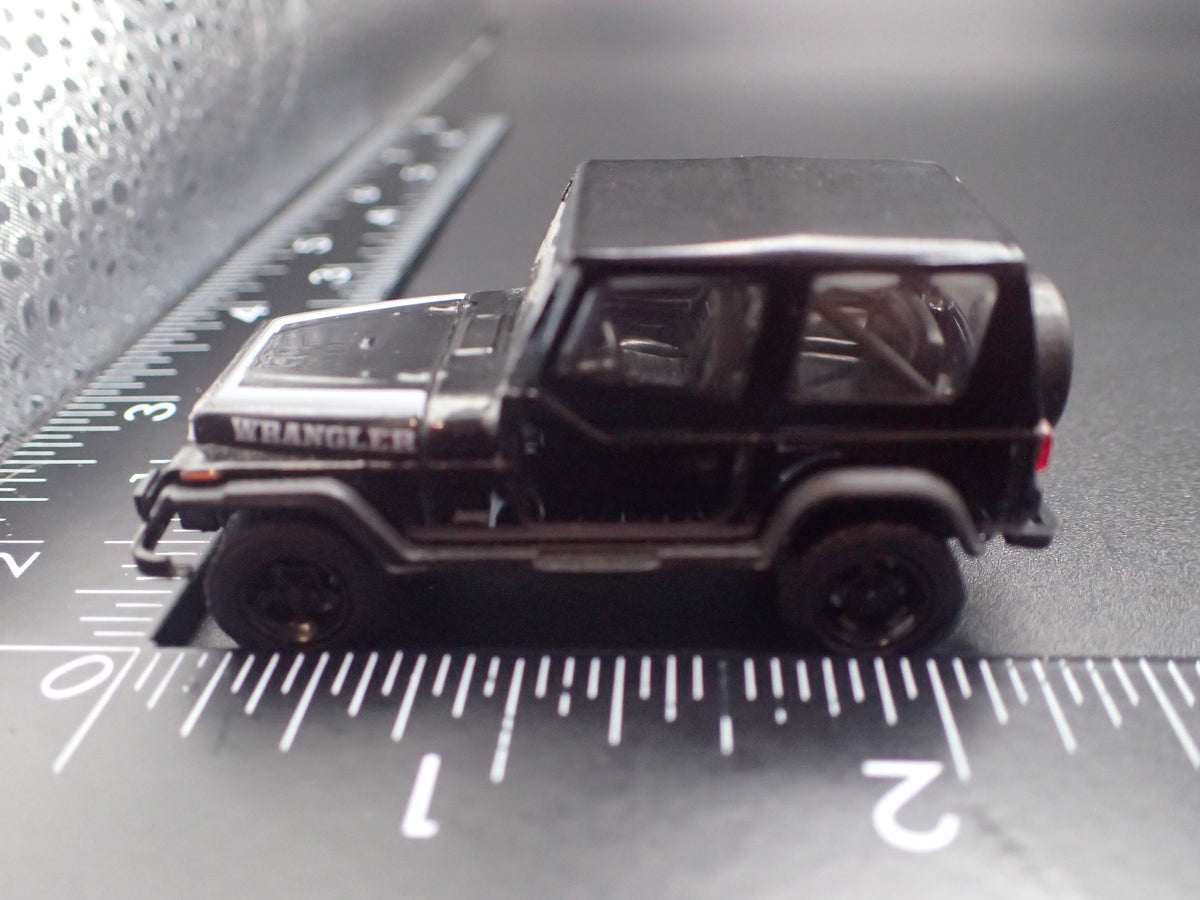 1986 - 1995 JEEP WRANGLER YJ 2 TWO DOOR BLACK 1/64 SCALE DIORAMA DIECAST MODEL CAR