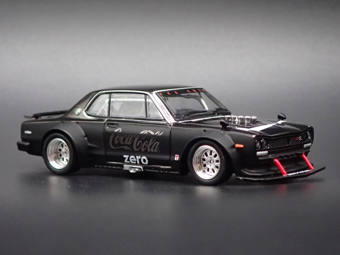 NISSAN SKYLINE GTR DRIF HAKOSUKA COCA COLA BLACK 1:64 SCALE DIECAST MODEL CAR