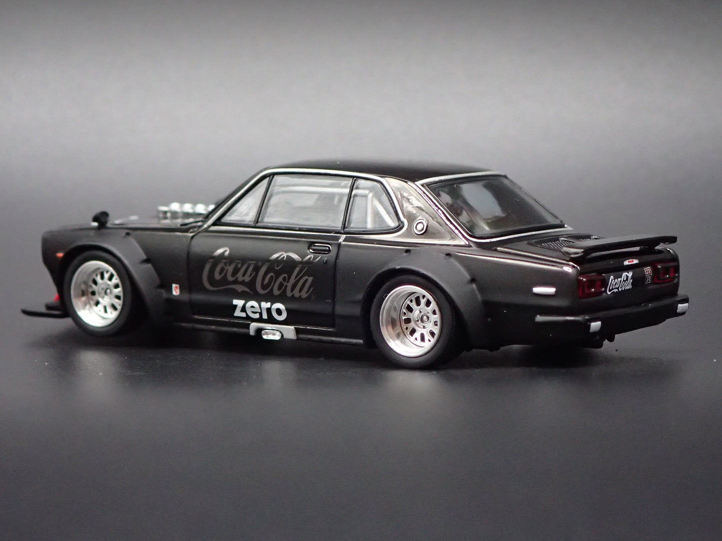 NISSAN SKYLINE GTR DRIF HAKOSUKA COCA COLA BLACK 1:64 SCALE DIECAST MODEL CAR