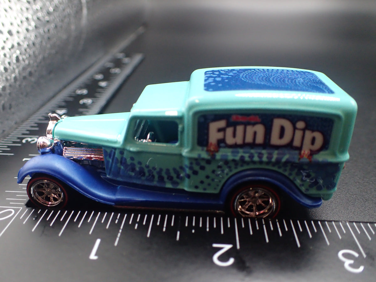 1934 34 DODGE DELIVERY FUN DIP BLUE 1:64 SCALE DIORAMA DIECAST MODEL CAR
