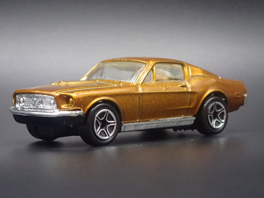 1968 68 FORD MUSTANG COBRA JET 428 GOLD 1:64 SCALE DIORAMA DIECAST MODEL CAR