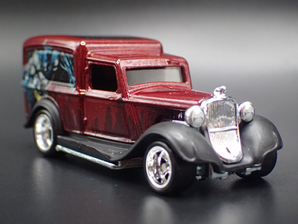 1934 34 DODGE DELIVERY VAN BATMAN 1:64 SCALE DIORAMA DIECAST MODEL CAR