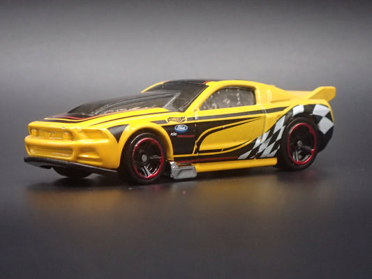 2013 13 FORD MUSTANG GT DRAG CAR RARE 1:64 SCALE COLLECTIBLE DIECAST MODEL CAR
