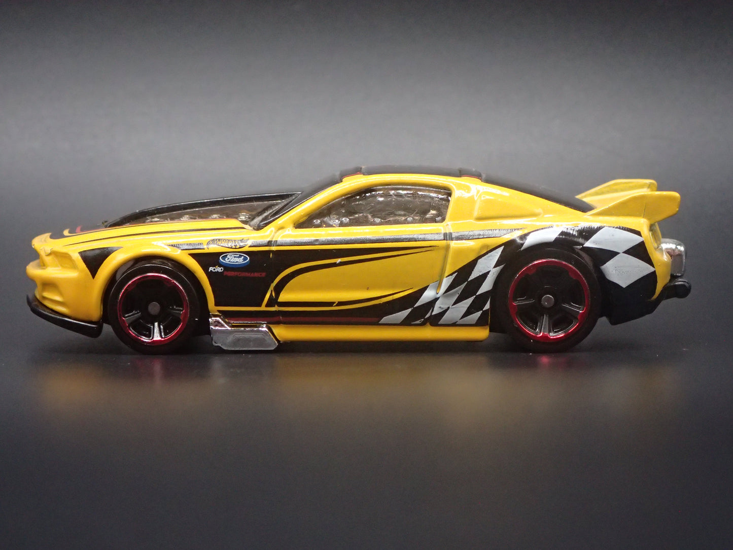 2013 13 FORD MUSTANG GT DRAG CAR RARE 1:64 SCALE COLLECTIBLE DIECAST MODEL CAR