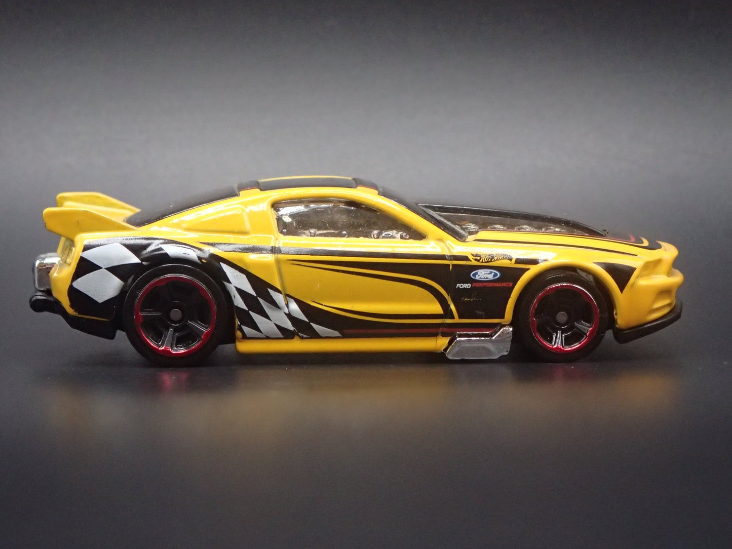 2013 13 FORD MUSTANG GT DRAG CAR RARE 1:64 SCALE COLLECTIBLE DIECAST MODEL CAR