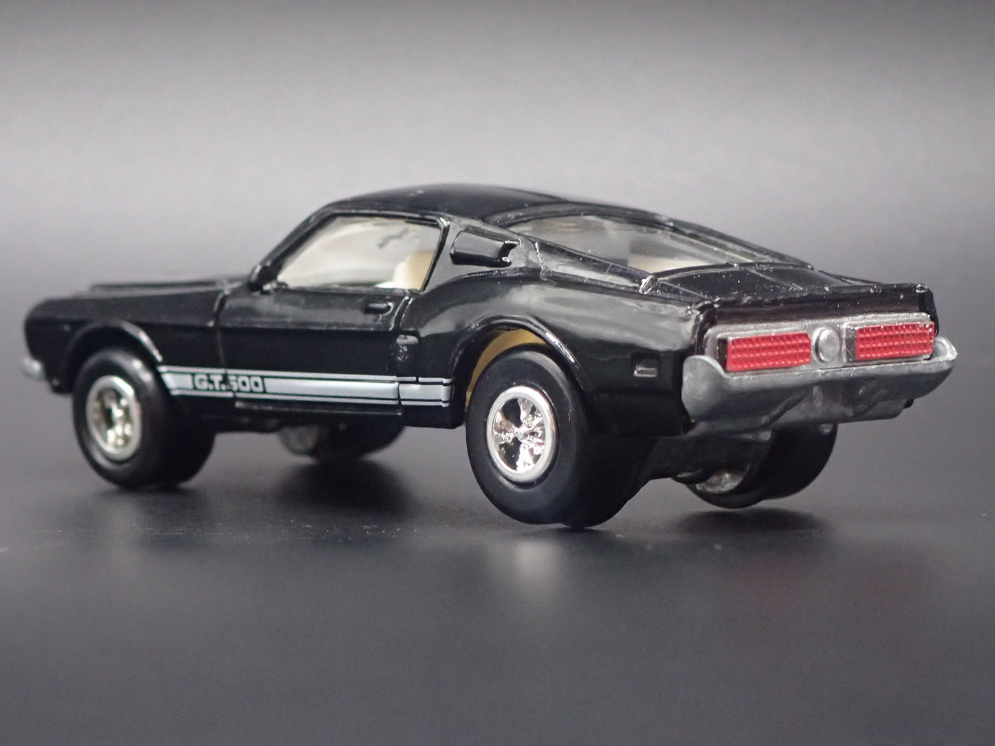 1968 68 FORD MUSTANG SHELBY GT500 BLACK 1:64 SCALE DIORAMA DIECAST MODEL CAR