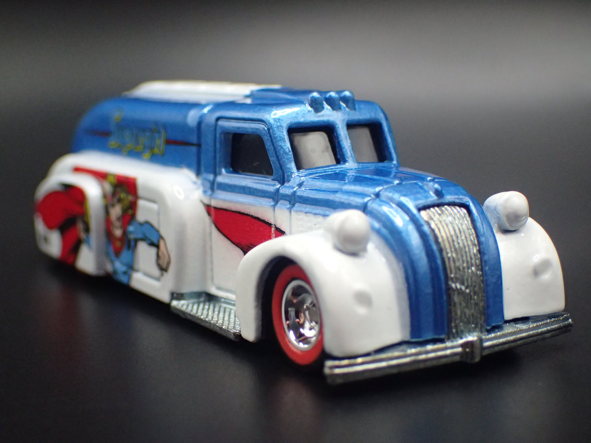 1938 38 DODGE AIRFLOW GAS OIL TANKER SUPERGIRL 1:64 SCALE DIECAST MODEL CAR