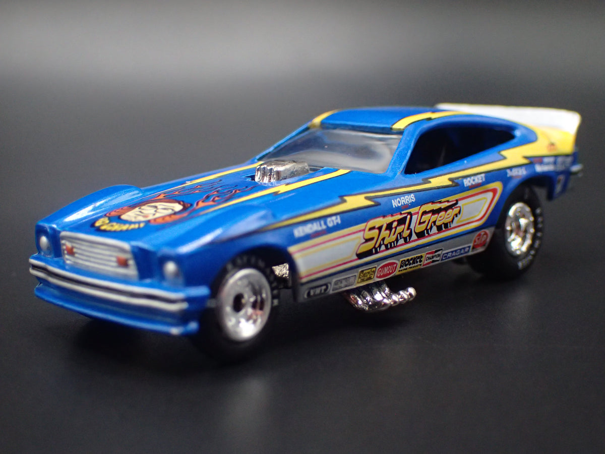 FORD MUSTANG II FUNNY CAR CHAIN LIGHTNING 1:64 SCALE DIECAST MODEL CAR
