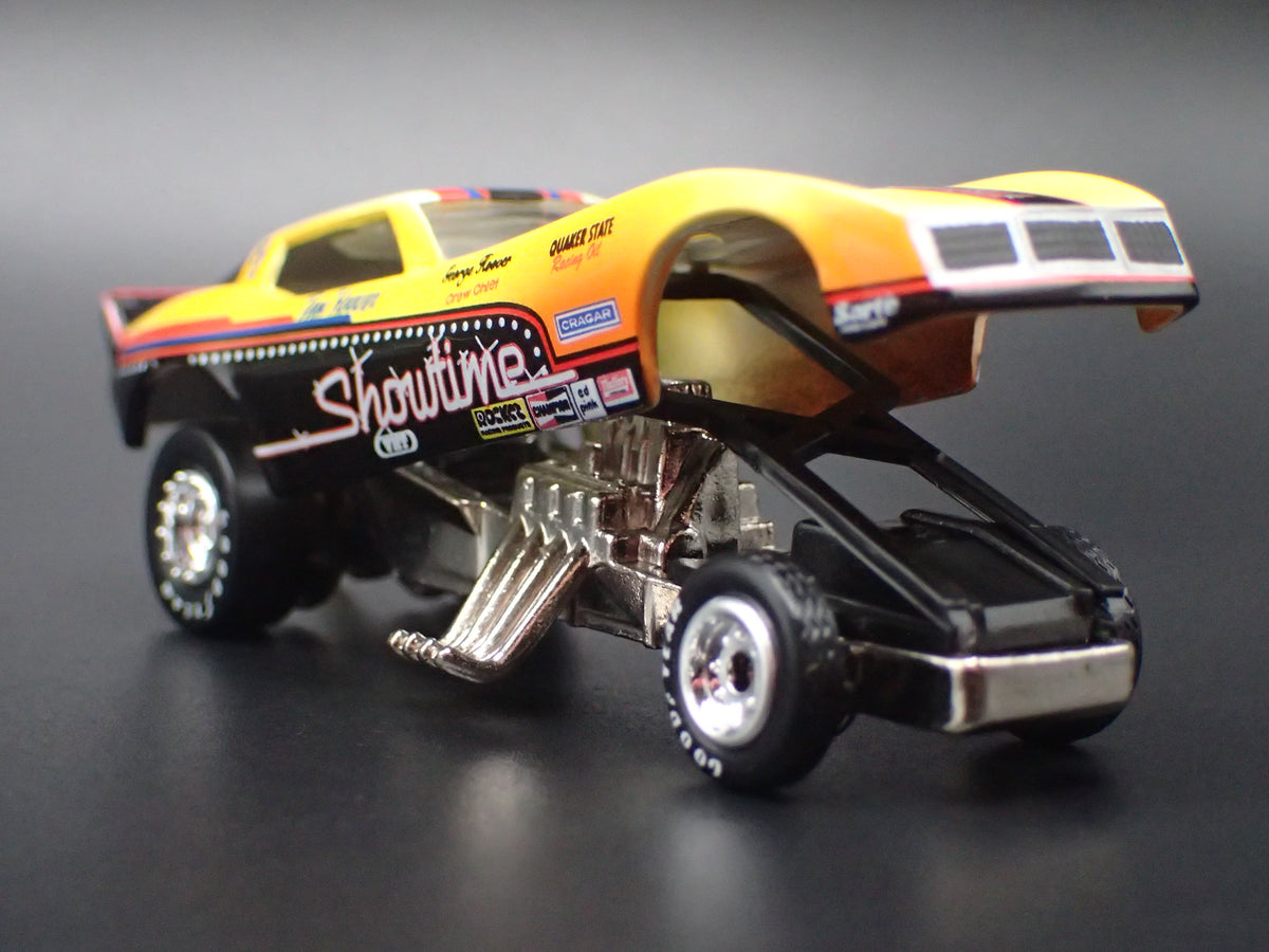 1978 78 CHEVY CHEVROLET CORVETTE FUNNY CAR SHOWTIME 1:64 SCALE DIECAST MODEL CAR