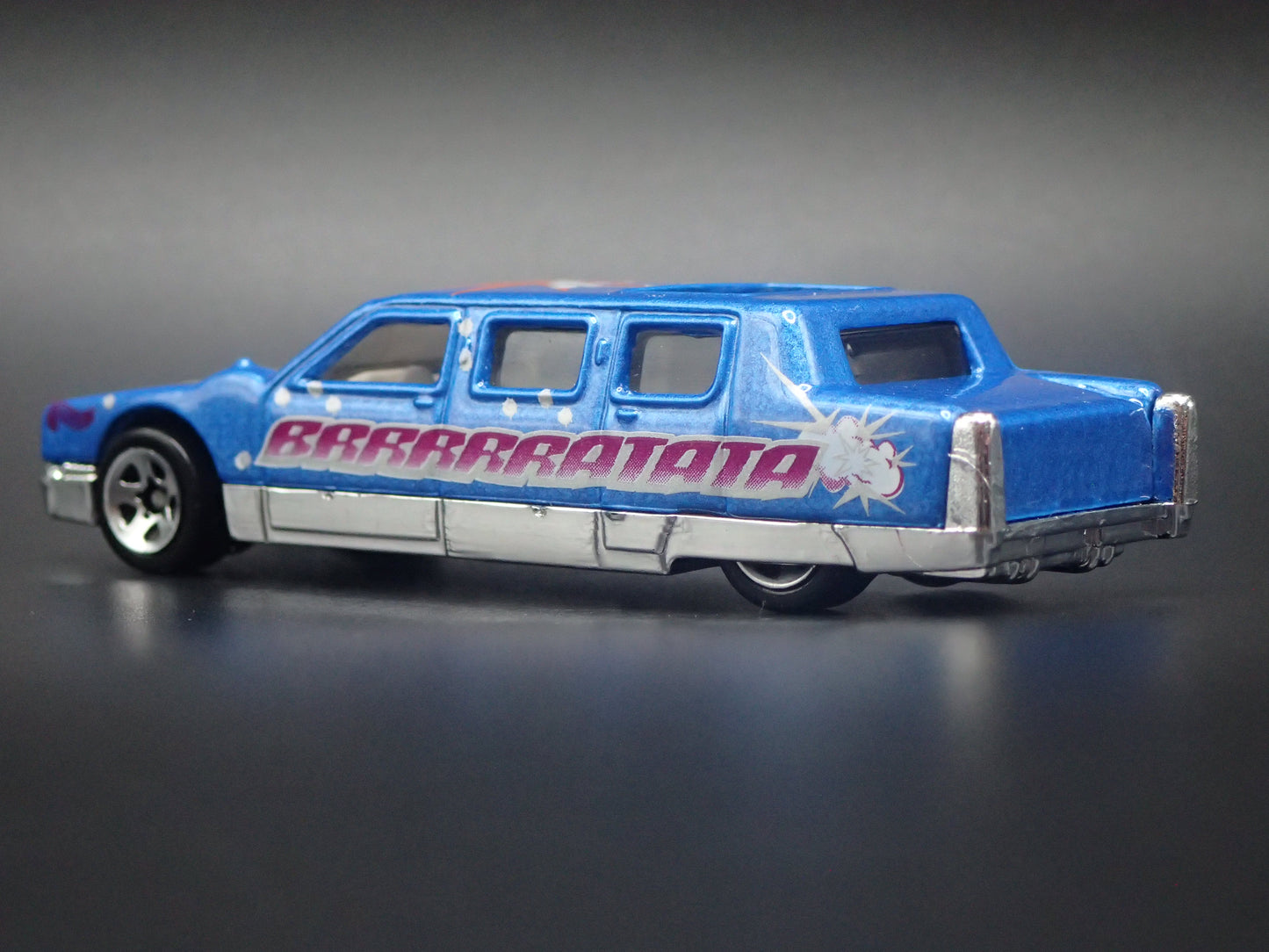 STRETCH LIMOUSINE RARE 1:64 HW SCALE COLLECTIBLE DIORAMA DIECAST MODEL CAR