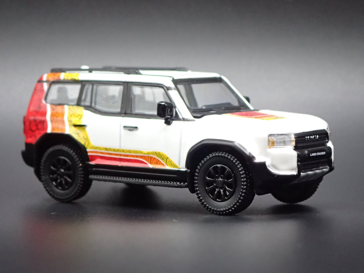 2023-2025 TOYOTA LAND CRUISER 250 WHITE 1/64 SCALE DIORAMA DIECAST MODEL CAR