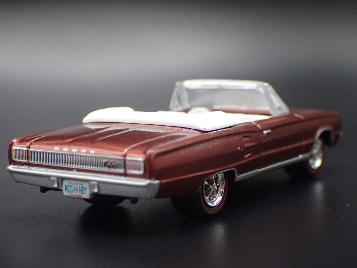 1967 67 DODGE CORONET R/T HEMI CONVERTIBLE BRONZE 1/64 SCALE DIECAST MODEL CAR