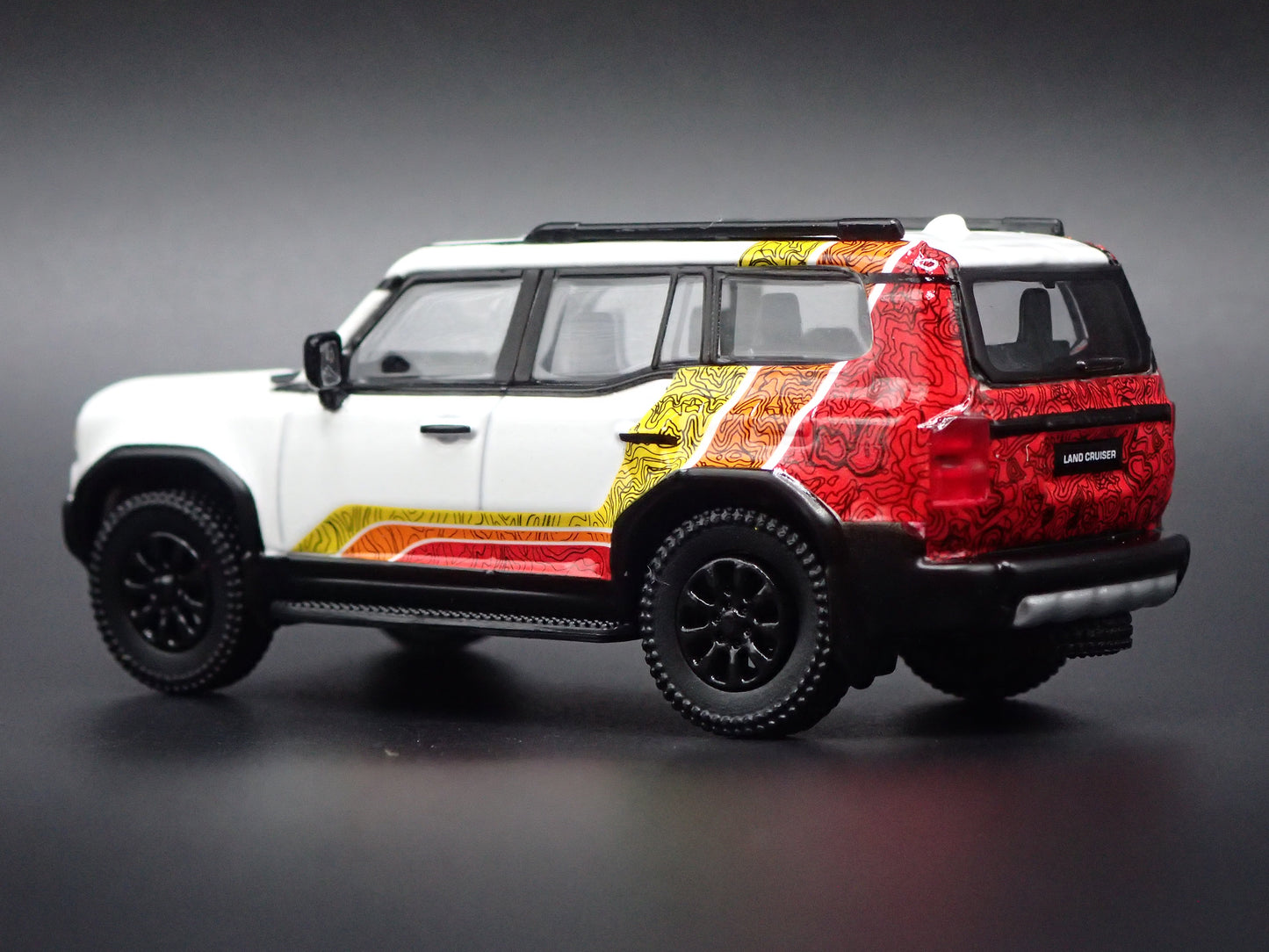 2023-2025 TOYOTA LAND CRUISER 250 WHITE 1/64 SCALE DIORAMA DIECAST MODEL CAR