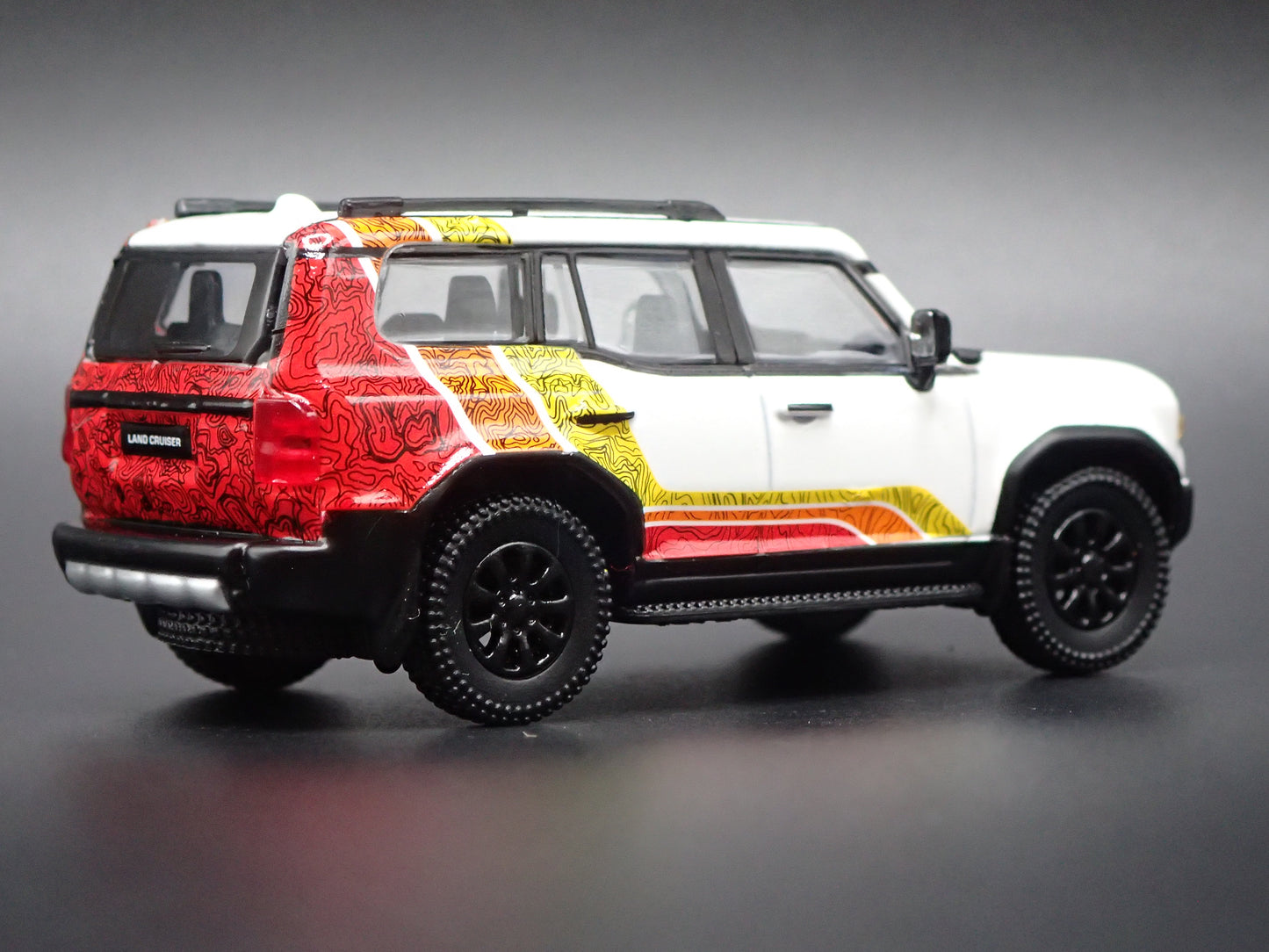 2023-2025 TOYOTA LAND CRUISER 250 WHITE 1/64 SCALE DIORAMA DIECAST MODEL CAR